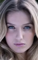 Аннабелль Уоллис